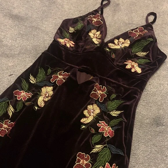 Privy Black Dress with Floral Embroidery - Picture 2 of 5